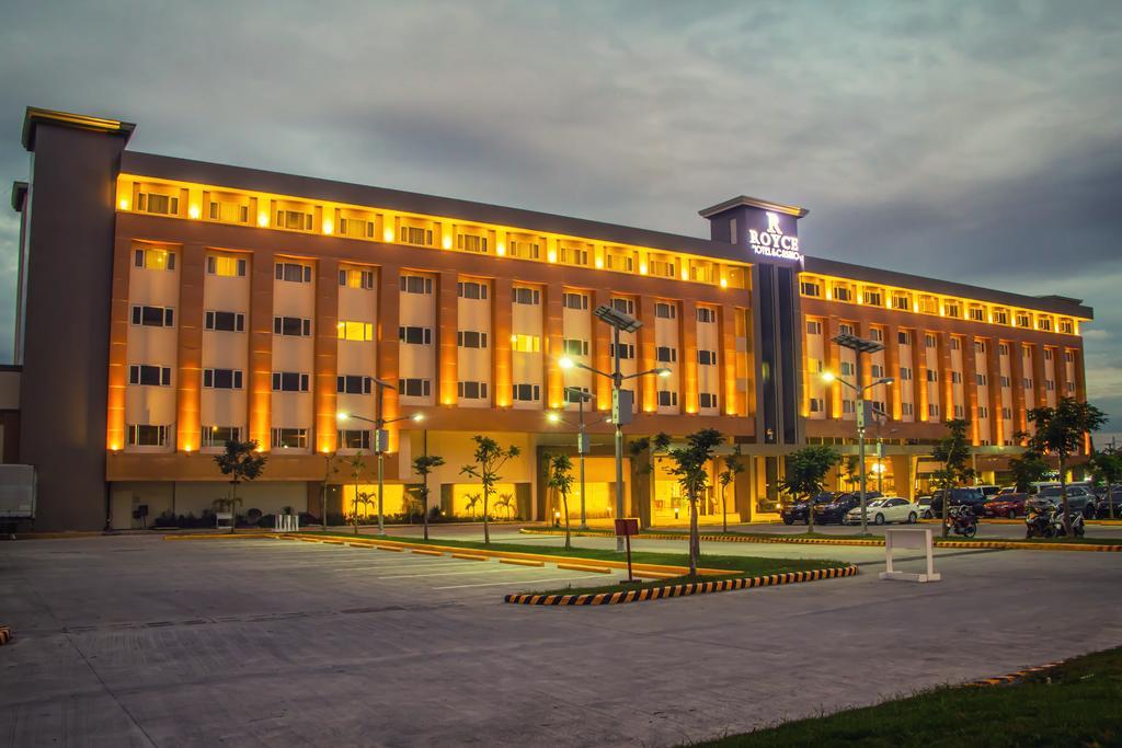 Royce Hotel & Casino Clark Field Exterior foto